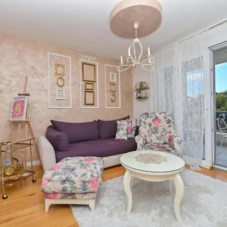 Apartment Hani 2 *