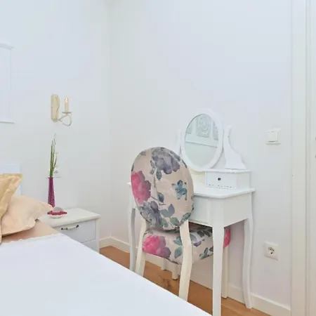 Apartment Hani 2 *