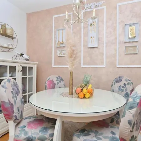 Hani 2 * 마카르스카